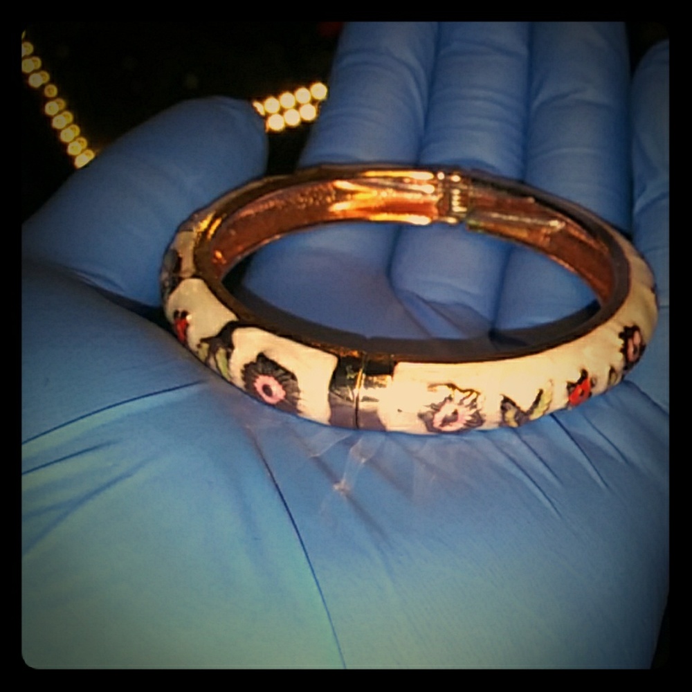 Jiu long xing rose pedal braclet